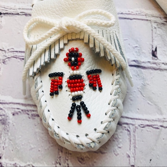 Minnetonka Thunderbird beaded eagle leather moc 8 - Picture 3 of 8